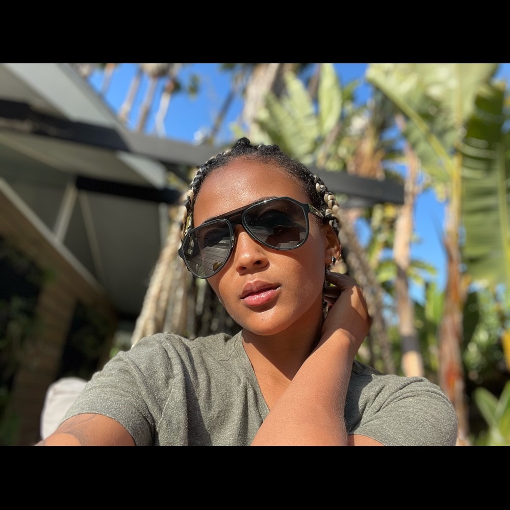 Meet your Posher, Selam
